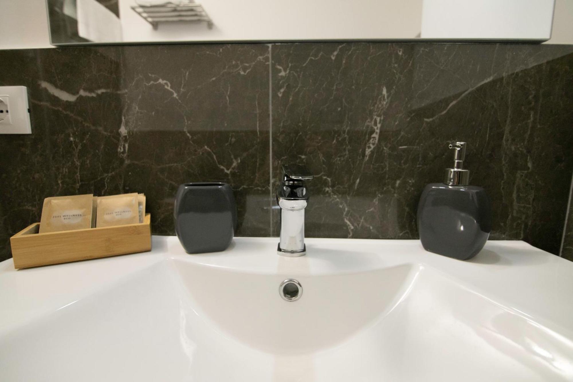 Villareale47 Luxury Suites & Rooms Palermo Exterior photo