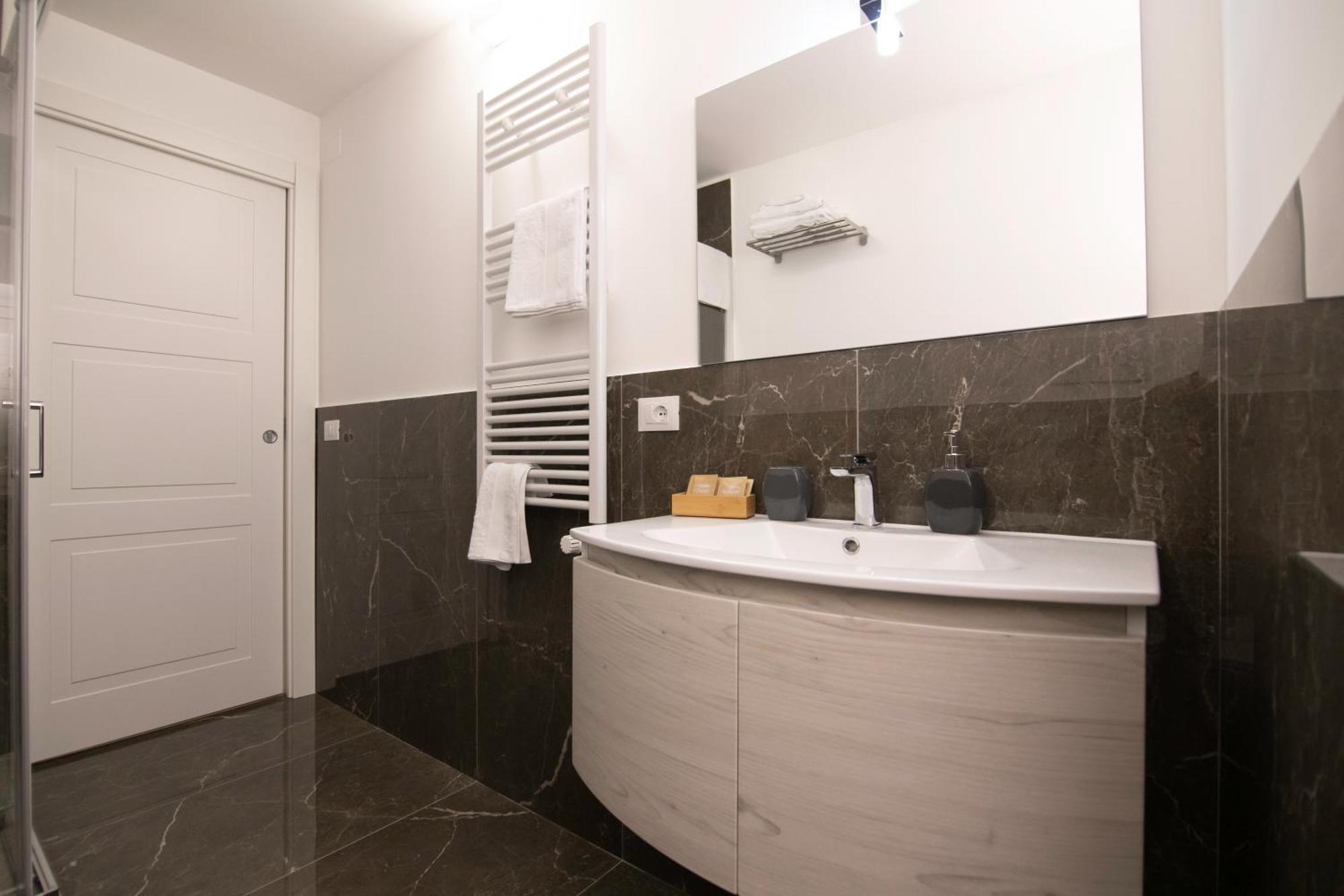 Villareale47 Luxury Suites & Rooms Palermo Exterior photo
